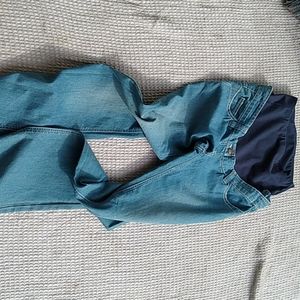 New maternity jeans size 10